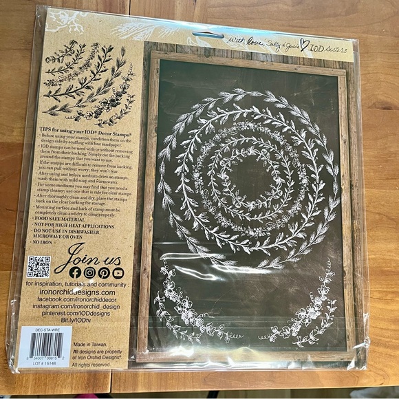 Wreath Builder Classic Decor Stamp by Iron Orchid Designs (IOD) New Low Price! - Picture 3 of 3